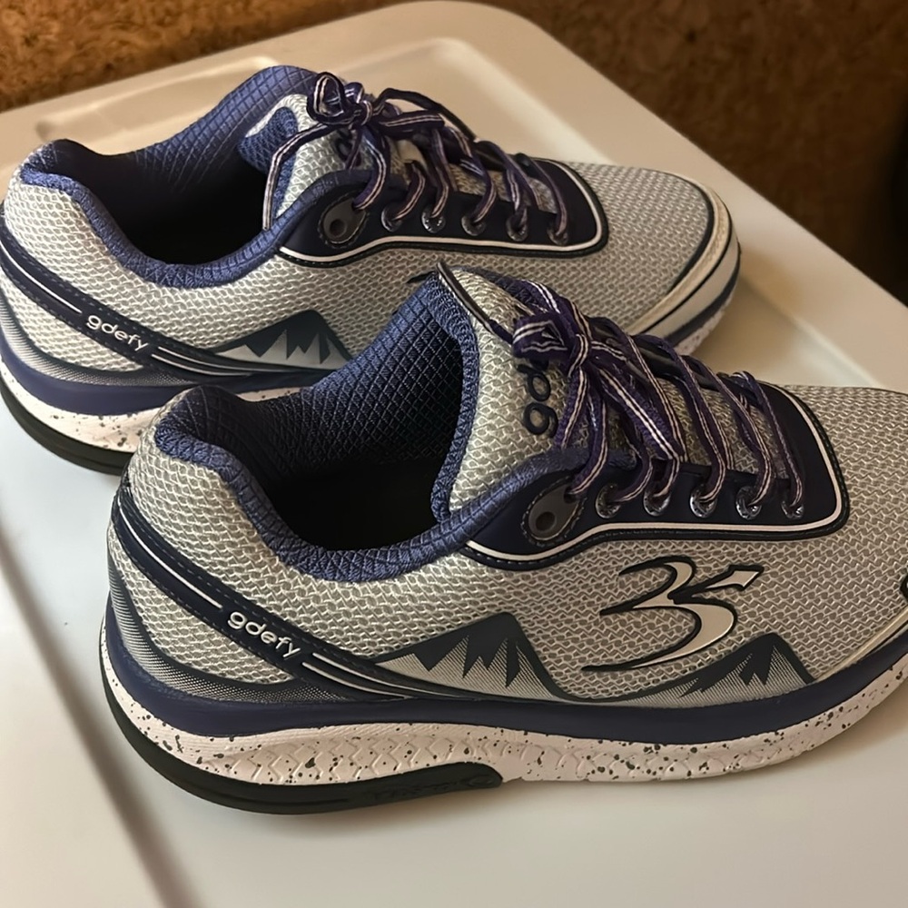Great Gdefy sneakers!